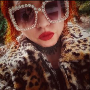 Meet your Posher, Missy